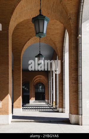 Madrid, Spanien, 1. Mai 2019: Nuevos Ministerios ist ein Regierungskomplex im Zentrum von Madrid. Das ursprüngliche Projekt wurde vom Architekten Secundino Zua entworfen Stockfoto