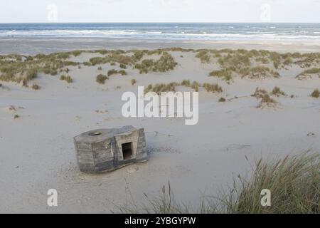 Alte deutsche Bunker auf der Insel Terschelling in den Niederlanden, Teil des Atlantikwalls, eine mehr als 5000 Kilometer langen Verteidigungslinie, die Stockfoto