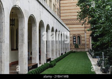 Budapest, Ungarn, 13. August 2017: Die Dohany Street Synagoge, auch bekannt als die große Synagoge. Sie ist die größte Synagoge Europas. Innenhof, Stockfoto