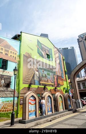 Wandgemälde in der Muscat Street, die ein traditionelles Ladengeschäft darstellt, arabische Straße quer durch Singapur Stockfoto