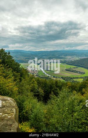 Reisen Sie entlang der Landesgrenze zwischen Hessen und Thüringen im wunderschönen Eichsfeld zum Schloss Hanstein bei Bornhagen - Thüringen - Deutsch Stockfoto