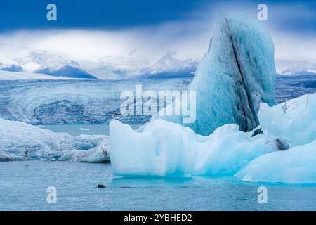 Eisberg treiben in Jökulsárlón Gletscher-Bucht Stockfoto