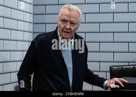 New York, USA. Oktober 2024. Schauspieler Jon Voight nimmt am 18. Oktober 2024 an der New York Comic Con im Jacob Javits Center Teil. (Foto: Lev Radin/SIPA USA) Credit: SIPA USA/Alamy Live News Stockfoto