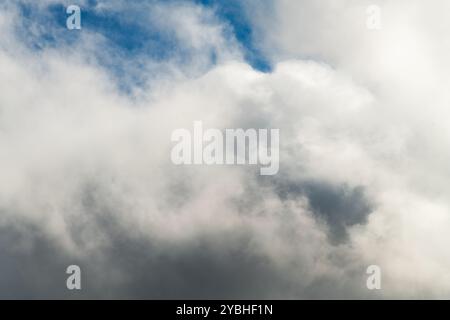 Schwere Sturmwolken im australischen Outback, Grafikdesign, Hintergrund. Stockfoto