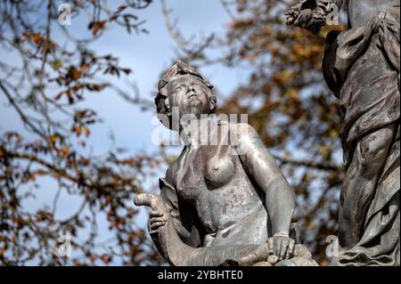Nancy France 28. September 2024. Dekorative Springbrunnen in den Ecken des Place Stanislas. Fontaine d Amphitrit - BarthÃ lÃ mein Guibal. Aphrodite-Brunnen. Detail, griechisch, Göttin, Stockfoto