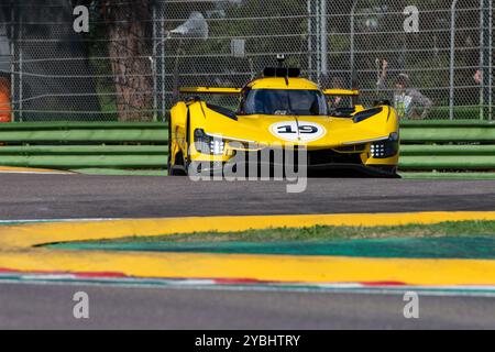 F1 Clienti und Sport Prototipi Clienti während des Ferrari Challenge WORLD FINALS 2024, Ferrari Challenge Cup Rennen in Imola, Italien, 18. Oktober 2024 Credit: Independent Photo Agency Srl/Alamy Live News Stockfoto