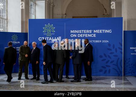 ( L-R) Rustem Umerov Minister für Verteidigung der Ukraine, Sebastien Lecornu Minister der Streitkräfte und Veteranen Frankreichs, John Healey Minister für Verteidigung des Vereinigten Königreichs, Gen Nakatani Minister für Verteidigung Japans, Guido Crosetto Minister für Verteidigung Italiens, Bill Blair Minister für nationale Verteidigung Kanadas, Boris Pistorius Verteidigungsminister Deutschlands, Lloyd J. Austin Verteidigungsminister der Vereinigten Staaten von Amerika, Joserell, Borrep Borrep Borrell, hoher Vertreter der Europäischen Union für Außen- und Sicherheitspolitik und Josep Borrell, hoher Vertreter der Europäischen Union Stockfoto