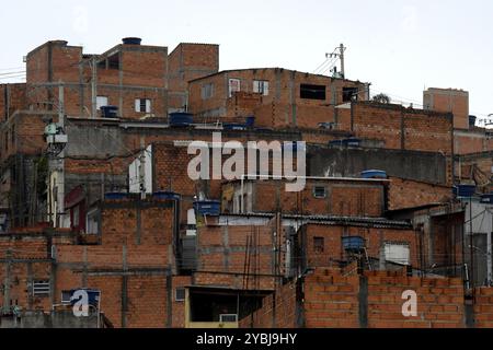 Sao Paulo, Brasilien. Oktober 2024. Südamerika, die Favelas, die "Gemeinschaften" genannt werden, waren ein Problem mit zunehmender sozialer Ungleichheit und Armut in großen Städten Brasiliens. Quelle: Saulo Dias/Alamy Live News Stockfoto