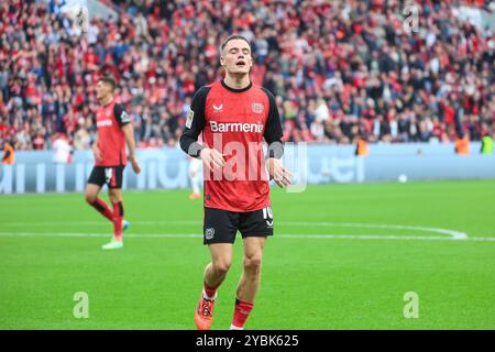 Florian Wirtz (Leverkusen #10), DE, Bayer 04 Leverkusen vs. Eintracht Frankfurt , 1. Fussball-Bundesliga, 7. Spieltag, Saison 2024/2025, DFL-VORSCHRIFTEN VERBIETEN JEDE VERWENDUNG VON FOTOGRAFIEN ALS BILDSEQUENZEN UND/ODER QUASI-VIDEO, 19.10.2024 Foto: Eibner-Pressefoto/Jörg Niebergall Stockfoto