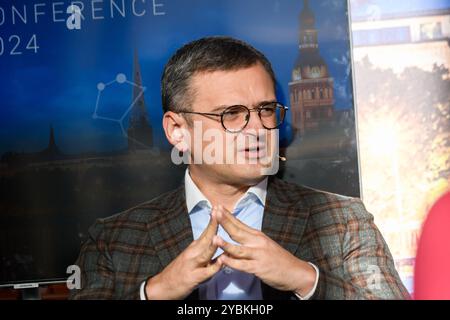 RIGA, Lettland. Oktober 2024. Dmytro Kuleba, ehemaliger Außenminister der Ukraine, während der Rigaer Konferenz 2024. Quelle: Gints Ivuskans/Alamy Live News Stockfoto