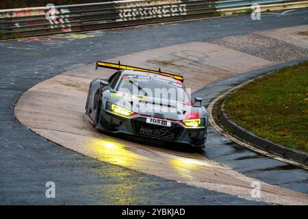 Nürburgring, Deutschland. Oktober 2024. 19/2024 Nürburgring Langstrecken Serie (NLS) Rennen 5, Nürburgring, Deutschland, Bild: #50 équipe vitesse, Michael Heimrich, Lorenzo Rocco, Arno Klasen im Audi R8 LMS GT3 Credit: Robin Huth/Alamy Live News Stockfoto