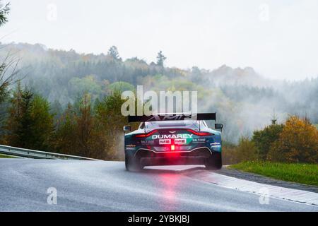 Nürburgring, Deutschland. Oktober 2024. 19/2024 Nürburgring Endurance Series (NLS) Rennen 5, Nürburgring, Deutschland, Bild: #17 PROsport Racing, Maxime Dumarey und Marek Böckmann im Aston Martin Vantage GT3 SP9 Credit: Robin Huth/Alamy Live News Stockfoto