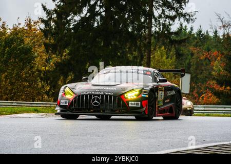 Nürburgring, Deutschland. Oktober 2024. 19/2024 Nürburgring Endurance Series (NLS) Rennen 5, Nürburgring, Deutschland, Bild: #6 Team ADVAN x HRT, Jusuf Owega, Michele Beretta und Dennis Fetzer im Mercedes AMG GT3 Credit: Robin Huth/Alamy Live News Stockfoto