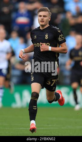 Deepdale, Preston, Großbritannien. Oktober 2024. EFL Championship Football, Preston North End gegen Coventry City; Norman Bassette von Coventry City Credit: Action Plus Sports/Alamy Live News Stockfoto