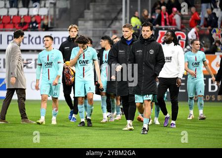 ROTTERDAM - Almere City FC Spieler nach dem niederländischen Eredivisie-Spiel zwischen Sparta Rotterdam und Almere City FC im Sparta Stadion Het Kasteel am 19. Oktober 2024 in Rotterdam, Niederlande. ANP GERRIT VAN KEULEN Stockfoto