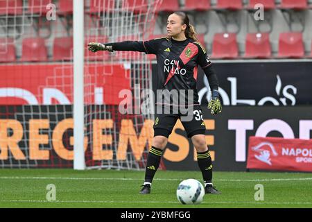 Waregem, Belgien. Oktober 2024. Torhüterin Lise Musique (32) von Standard de Lüttich, dargestellt während eines Frauenfußballspiels zwischen Zulte-Waregem Dames und Standard Femina am 8. Spieltag der Saison 2024 - 2025 der Belgischen Lotto Womens Super League, am Samstag, 19. Oktober 2024 in Waregem, BELGIEN. Quelle: Sportpix/Alamy Live News Stockfoto