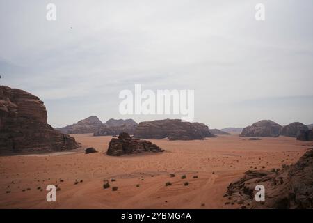 Wunderschöne Landschaft der Wüste von Wadi Rum in Jordanien. Stockfoto