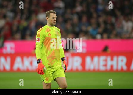 München, Deutschland, 19. Oktober 2024: Fussball, Herren, Bundesliga, Saison 2024/2025, FC Bayern München - VFB Stuttgart, Allianz Arena Manuel neuer (FC Bayern München) Kopf, Oberkörper, stehend DFB, DFL-Vorschriften verbieten jede Verwendung von Fotografien als Bildsequenzen und/oder Quasi-Video Stockfoto