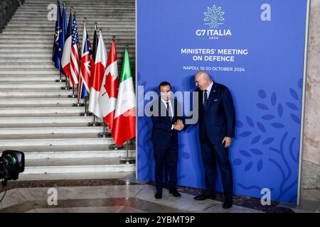 Neapel - Neapel 19-19-2024 die G7-Verteidigung ist im Gange, Minister Crosetto eröffnet das Verfahren im Königspalast von Neapel auf dem Foto Sebastien Lecornu Minister der Streitkräfte und Veteranen von Frankreich (NeaPhoto) nur redaktionelle Verwendung Stockfoto