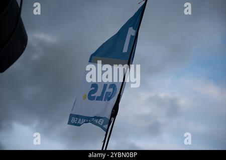 Ein allgemeiner Überblick über die 56. Ausgabe der Barcolana International Yachting Regatta in Triest, Italien, am 13. Oktober 2024. Das historische Barcolana Stockfoto