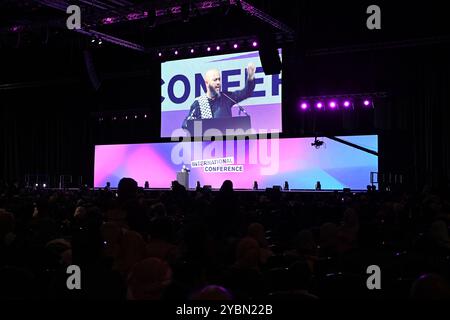 LONDON, GROSSBRITANNIEN. Oktober 2024. Internationale Konferenz beim Global Peace & Unity Festival 2024, Ausstellung im Excel London, Großbritannien. (Foto von 李世惠/siehe Li/Picture Capital) Credit: Siehe Li/Picture Capital/Alamy Live News Stockfoto