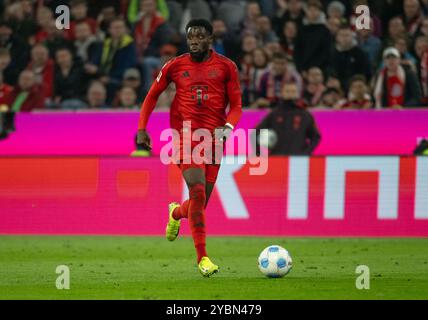 Alphonso Davies (FC Bayern München, #19). GER, FC Bayern München gegen VfB Stuttgart, Fussball, Bundesliga, 7. Spieltag, Spielzeit 2024/2025, 19.10.2024. (DIE DFL-DFB-VORSCHRIFTEN VERBIETEN DIE VERWENDUNG VON FOTOS ALS BILDSEQUENZEN UND/ODER QUASI-VIDEO). Foto: Eibner-Pressefoto/Heike Feiner Stockfoto