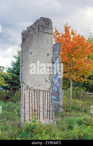 Diese Teile der Berliner Mauer sind eine lebendige Erinnerung an den Kalten Krieg auf dem Landwirtschaftscampus der Dalhousie University in Truro Nova SC zu sehen Stockfoto