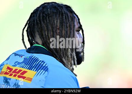 Twickenham, Vereinigtes Königreich. Oktober 2024. Premierminister Rugby. Harlequins V Bath Rugby. Die Treppe. Twickenham. Chandler Cunningham-South (Harlequins) im warm Up während des Harlequins V Bath Rugby Gallagher Premiership Rugby Match. Quelle: Sport In Pictures/Alamy Live News Stockfoto