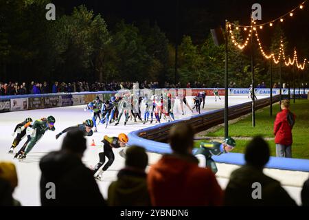 AMSTERDAM - die Frauen in Aktion beim ersten Marathon Cup Rennen auf der Kunsteisbahn Jaap Eden. ANP OLAF RISS Stockfoto