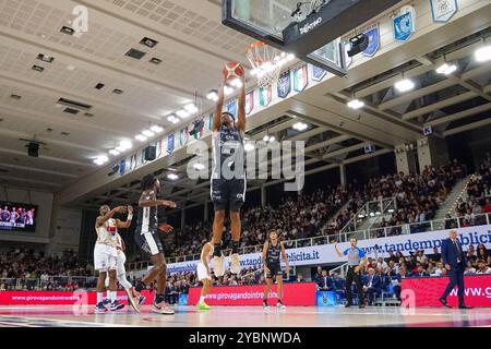 Jordan Bayehe von Dolomiti Energia Trentino im Spiel zwischen Dolomiti Energia Trentino und Umana Reyer Venezia, reguläre Saison der A1 Stockfoto