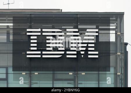 IBM-Logo auf dem Gebäude Stockfoto