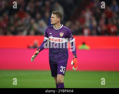 München, Deutschland, 19. Oktober 2024: Fussball, Herren, Bundesliga, Saison 2024/2025, FC Bayern München - VFB Stuttgart, Allianz Arena Alexander Nübel/Nuebel (VfB Stuttgart) Kopf, Oberkörper, stehen DFB, DFL-Vorschriften verbieten jede Verwendung von Fotografien als Bildsequenzen und/oder Quasi-Video Stockfoto