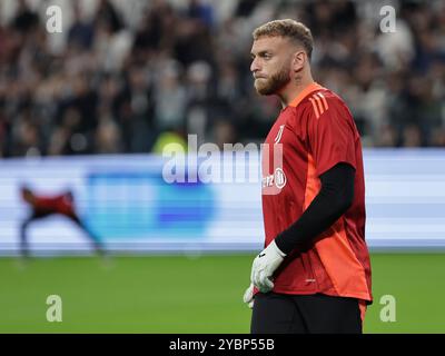 Turin, Italien. Oktober 2024. Michele Di Gregorio nimmt am 19. Oktober 2024 am Spiel der Serie A 2024-2025 zwischen Juventus und Latium in Turin Teil (Foto: Loris Roselli). Quelle: NurPhoto SRL/Alamy Live News Stockfoto