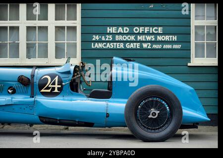 Oldtimer-Rennwagen im Brooklands Museum Stockfoto