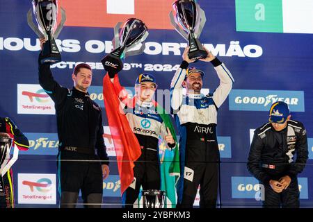 17 CRISTOVAO Miguel (PRT), ESPIRITO SANTO Manuel (PRT), Cool Racing, Ligier JS P320 - Nissan, Action auf dem Podium, Porträt während der 4 Stunden von Portimao 2024, 6. Runde der europäischen Le Mans Serie 2024 auf der Algarve International Circuit vom 16. Bis 19. Oktober 2024 in Portimao, Portugal Stockfoto