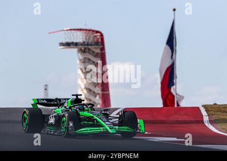 Austin, Texas, USA. Oktober 2024. Mercedes AMG Petronas Motorsport Pilot Valtteri Bottas (77) vom finnischen Team im Einsatz beim Formel-1-Rennen von Pirelli United States Grand Prix auf der Rennstrecke Circuit of the Americas in Austin, Texas. (Kreditbild: © Dan Wozniak/ZUMA Press Wire) NUR REDAKTIONELLE VERWENDUNG! Nicht für kommerzielle ZWECKE! Stockfoto