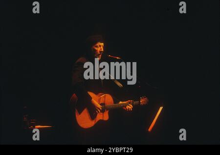 Richard Thompson trat am 17. September 2003 in Sadler's Wells in Islington, London, England auf. Stockfoto