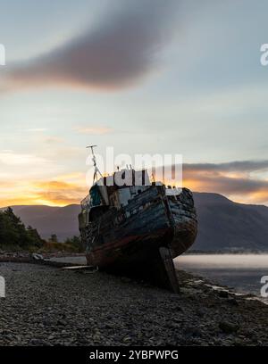 Corpach Shipwreck, Corpach, Nr. Fort William, Scottish Highlands. Sonnenaufgang Stockfoto