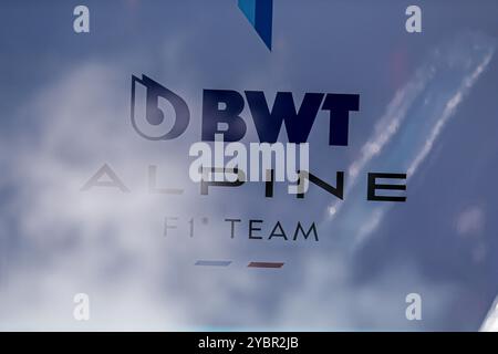 Austin, USA. Oktober 2024. Logo des BWT Alpine F1 Teams während des Sprint-Rennens des Formel-1-Pirelli Grand Prix 2024 der Vereinigten Staaten, der auf dem Circuit of Americas in Austin, TX (USA), vom 18. Bis 20. September 2024 stattfinden soll. Credit: Alessio de Marco/Alamy Live News Stockfoto