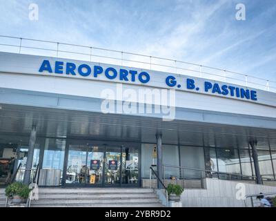 ROM, ITALIEN - 15. JUNI 2024: Hauptterminal des Flughafens Rom Ciampino (Flughafen Giovan Battista Pastine). Es ist der Zweitflughafen von rom, hauptsächlich für Stockfoto