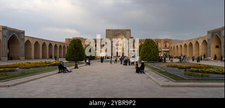 Kerman Iran 18. September 2024: Ganjali Khan Square im Kerman Vakil Basar Stockfoto