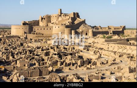 BAM Iran 21. September 2024: Die Zitadelle BAM in der Stadt BAM in der Provinz Kerman, Iran, ist das größte adobe-Gebäude der Welt und gehört zum UNESCO-Weltkulturerbe Stockfoto