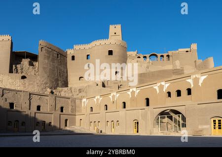 BAM Iran 21. September 2024: Die Zitadelle BAM in der Stadt BAM in der Provinz Kerman, Iran, ist das größte adobe-Gebäude der Welt und gehört zum UNESCO-Weltkulturerbe Stockfoto