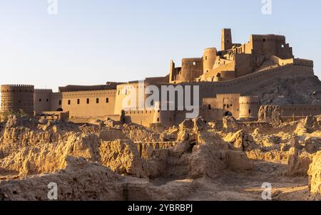 BAM Iran 21. September 2024: Die Zitadelle BAM in der Stadt BAM in der Provinz Kerman, Iran, ist das größte adobe-Gebäude der Welt und gehört zum UNESCO-Weltkulturerbe Stockfoto
