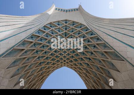 Teheran Iran 26. September 2024: Azadi-Turm in Teheran, der Hauptstadt des Iran Stockfoto