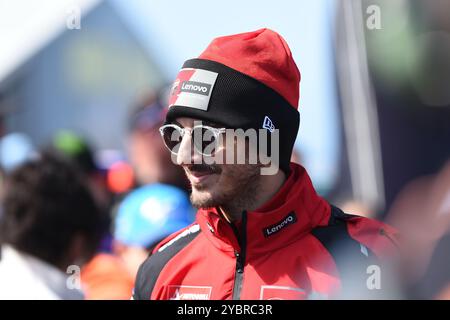 MELBOURNE, AUSTRALIEN. Oktober 2024. Im Bild: Francesco Bagnaia, Nummer 1 Italiens, fährt für Ducati Lenovo während des MotoGP Hero Walks beim Qatar Airways Australian Motorcycle Grand Prix 2024 auf dem Phillip Island Circuit. Quelle: Karl Phillipson/Alamy Live News Stockfoto