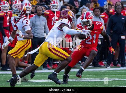 College Park, USA. Oktober 2024. COLLEGE PARK, MD - 19. OKTOBER: Der USC Trojans Wide Receiver Zachariah Branch (1) gibt am 19. Oktober 2024 im SECU Field im College Park einen Punt zurück, während eines Big10-Fußballspiels zwischen den Maryland Terrapins und den USC Trojans. Maryland. (Foto: Tony Quinn/SipaUSA) Credit: SIPA USA/Alamy Live News Stockfoto