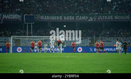 Kalkutta, Indien. Oktober 2024. Mohun Bagan Super Giant besiegte East Bengal FC am 19. Oktober 2024 im Kalkutta Derby von ISL 2024-25 mit 2-0. Die Torschützen sind Jamie Maclaren und Dimitri Petratos(P) für MBSG. (Foto von Amlan Biswas/Pacific Press) Credit: Pacific Press Media Production Corp./Alamy Live News Stockfoto