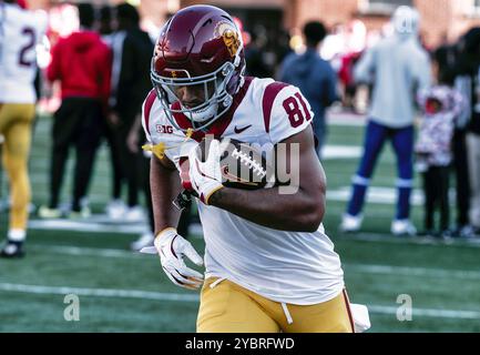 College Park, USA. Oktober 2024. COLLEGE PARK, MD - 19. OKTOBER: USC Trojans Tight End Joey Olsen (18) vor einem Big10-Fußballspiel zwischen den Maryland Terrapins und den USC Trojans am 19. Oktober 2024 im SECU Field im College Park, Maryland. (Foto: Tony Quinn/SipaUSA) Credit: SIPA USA/Alamy Live News Stockfoto