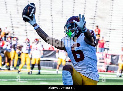 College Park, USA. Oktober 2024. COLLEGE PARK, MD - 19. OKTOBER: USC Trojans Wide Receiver Makai Lemon (6) vor einem Big10-Fußballspiel zwischen den Maryland Terrapins und den USC Trojans am 19. Oktober 2024 im SECU Field im College Park, Maryland. (Foto: Tony Quinn/SipaUSA) Credit: SIPA USA/Alamy Live News Stockfoto
